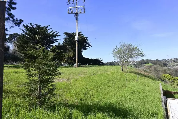 El Sobrante, CA 94803,3944 La Cima Rd