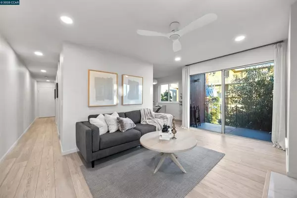 Oakland, CA 94611,3751 Harrison Street #301