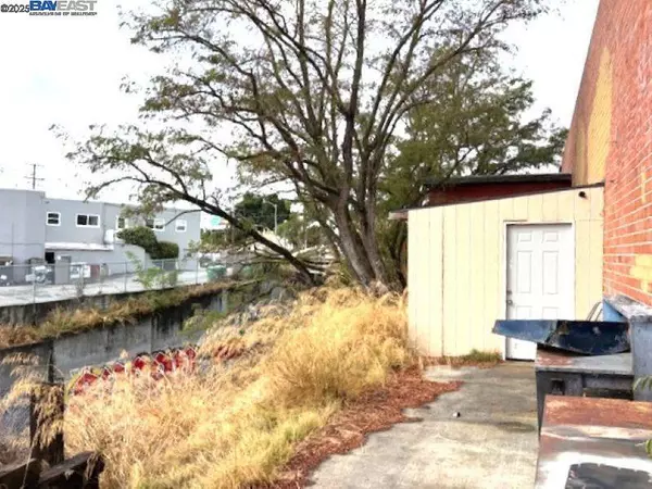 Hayward, CA 94541,1015 Grove Way