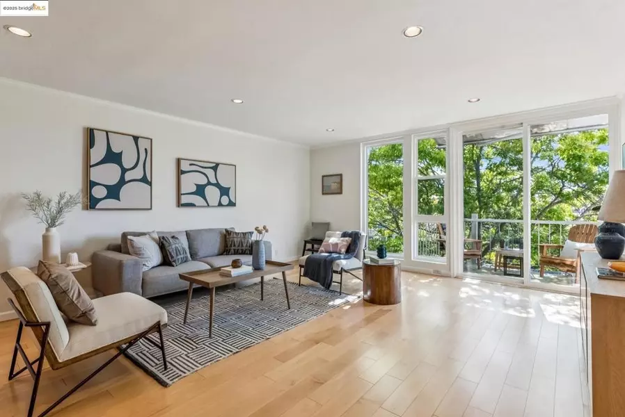 811 York St #313, Oakland, CA 94610