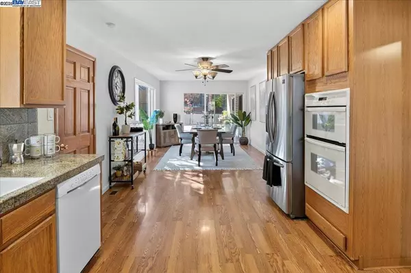 Castro Valley, CA 94546,18201 Lake Chabot Rd