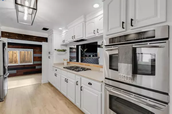 Martinez, CA 94553,5644 Likins Ave