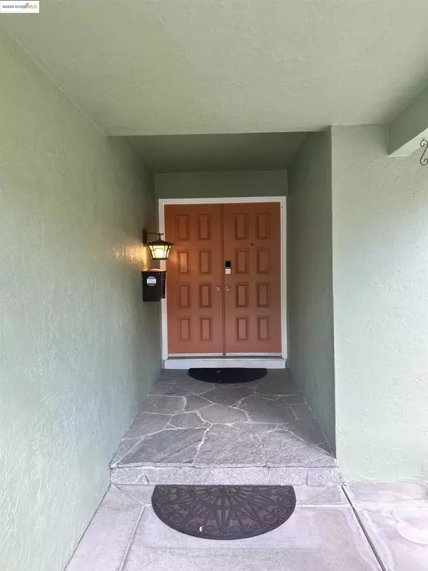 Martinez, CA 94553,516 Webster Dr