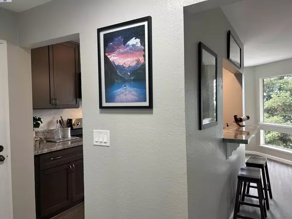 Hayward, CA 94546,21117 Gary Dr #106