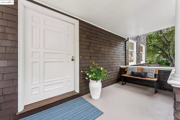 Piedmont, CA 94611,2058 Oakland Avenue