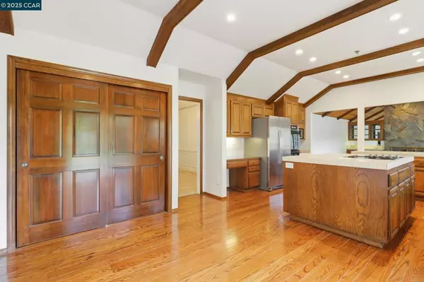 Moraga, CA 94556,3 Magee Ct