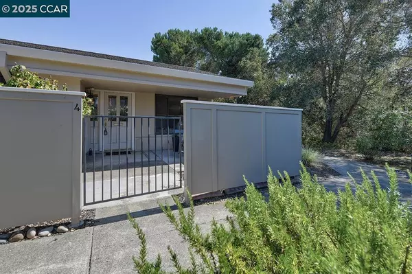 Walnut Creek, CA 94595,2041 Golden Rain Rd #4