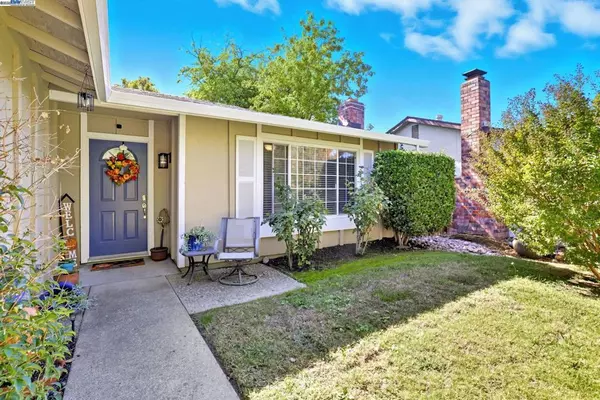 Sacramento, CA 95826,9436 Bravo Way