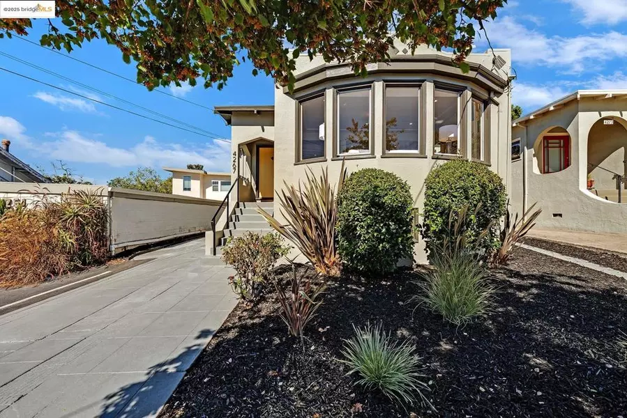 4267 Montgomery Street, Oakland, CA 94611