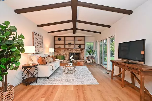 Alamo, CA 94507,143 Valley Oaks Dr