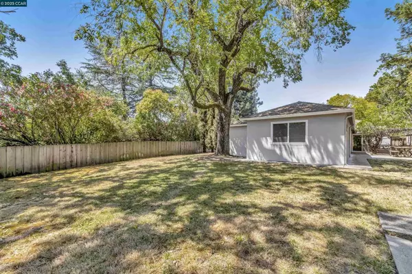 520 Dawkins Dr, Lafayette, CA 94549