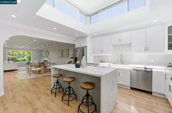 Walnut Creek, CA 94595,2132 Golden Rain Rd #2