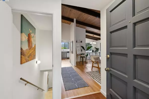 Oakland, CA 94611,6724 SOBRANTE ROAD