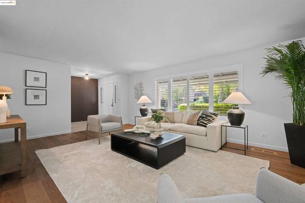 Oakland, CA 94605,7796 Surrey Ln