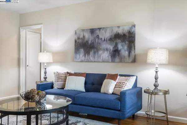 San Leandro, CA 94577,784 Douglas Dr