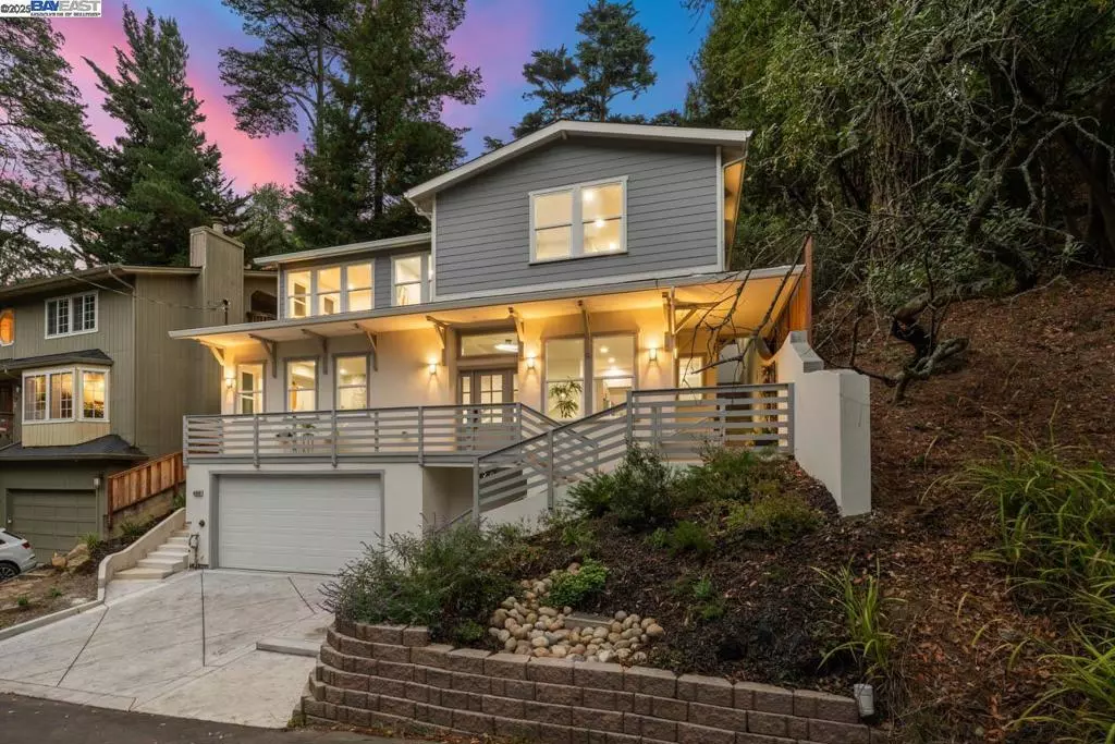 Oakland, CA 94611,6868 Moore Dr