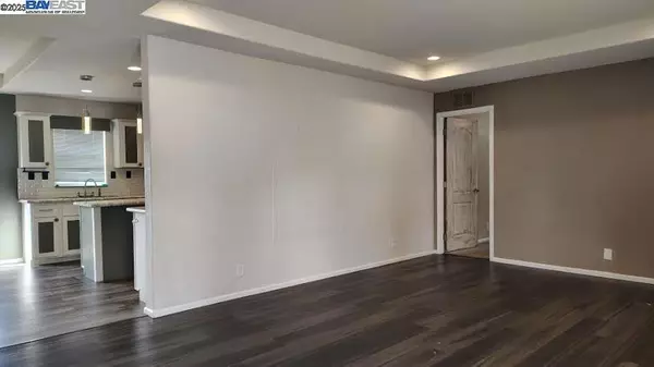 Magalia, CA 95954,13742 Endicot Cir