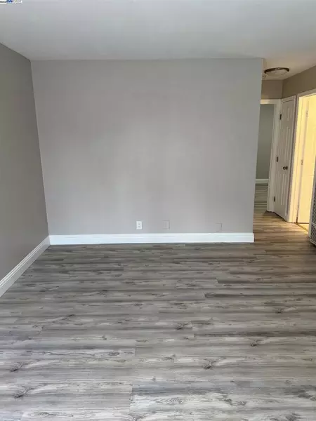 1631 Alcatraz Ave, Berkeley, CA 94703-2653