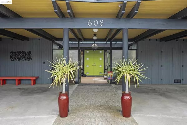 Alameda, CA 94501,608 Fortress Isle