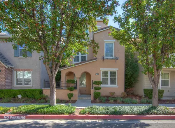2168 Wellington Dr, Tracy, CA 95376