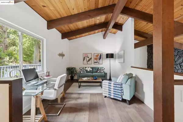 Oakland, CA 94611,7250 Woodrow Dr