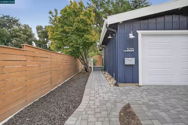 Martinez, CA 94553,3215 Pine St