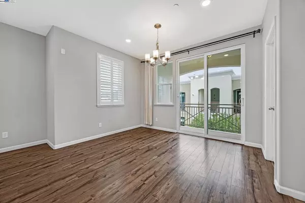 San Ramon, CA 94583,4728 Norris Canyon Rd #206