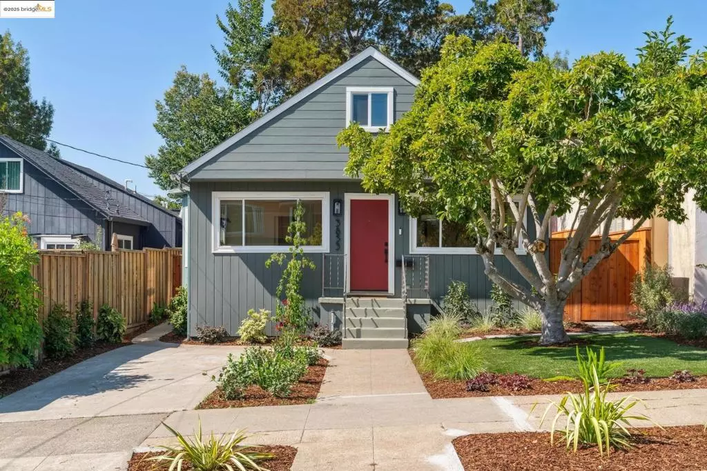 Oakland, CA 94602,3853 Rhoda Ave