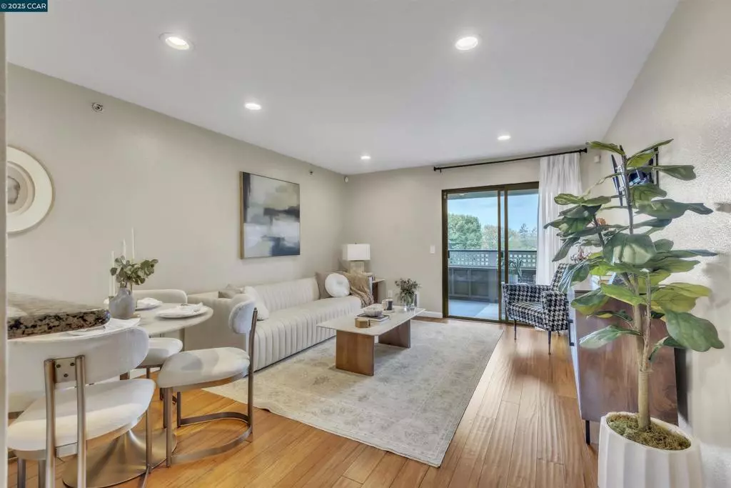 Hayward, CA 94544,29583 Vanderbilt Street #310