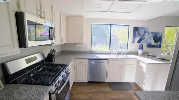 Martinez, CA 94553,300 Lodgepole Ct