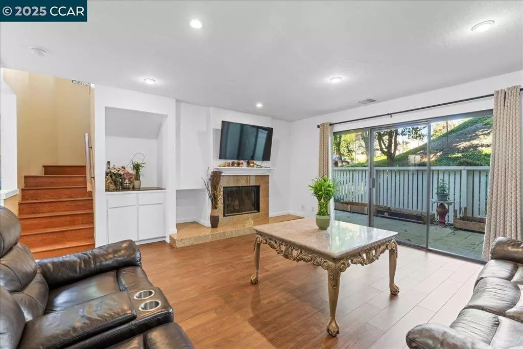 Richmond, CA 94806,2552 Treeside Way