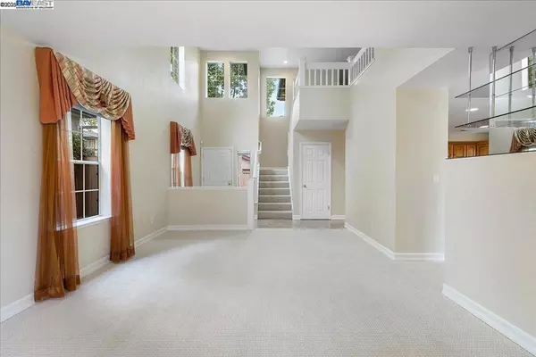 Alameda, CA 94501,3 Cerruti Ct
