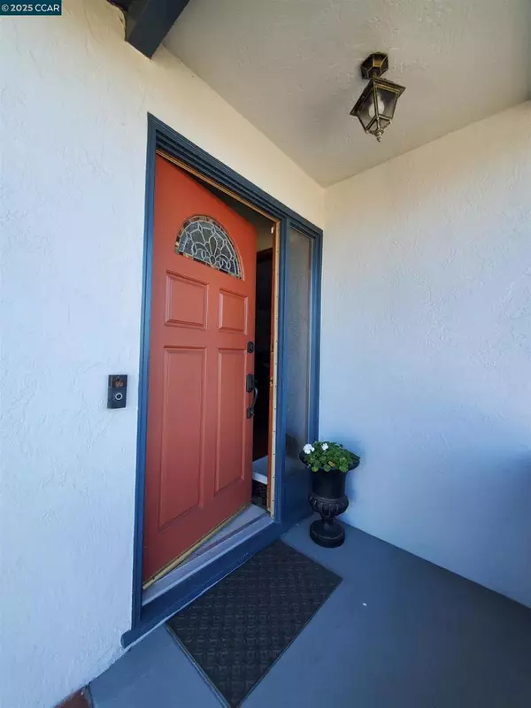 El Cerrito, CA 94530,876 Balra Dr