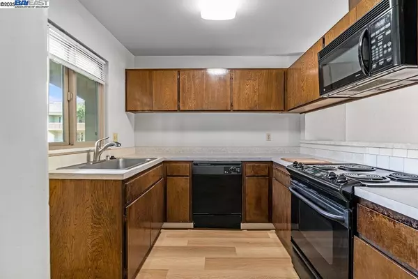 Alameda, CA 94502,1115 Camino Del Valle