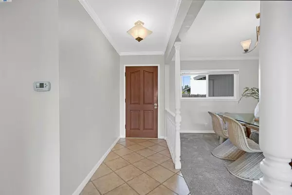 Castro Valley, CA 94546,19638 Barclay Rd