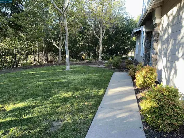 Clayton, CA 94517-1803,1921 Eagle Peak