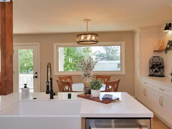 1732 Oakmont Drive #8, Walnut Creek, CA 94595