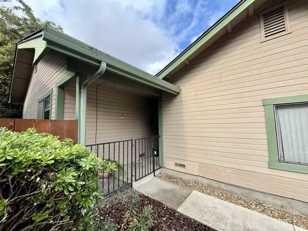 Concord, CA 94521,4214 Treat Blvd #2