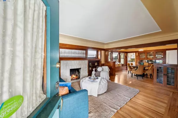 Alameda, CA 94501,1542 Broadway