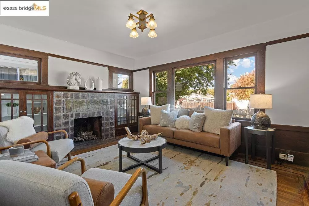 Berkeley, CA 94702,1342 Russell St