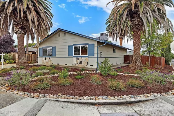 1688 Bluebell Dr, Livermore, CA 94551