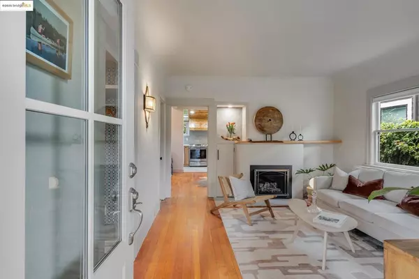 Berkeley, CA 94704,2222 Carleton St