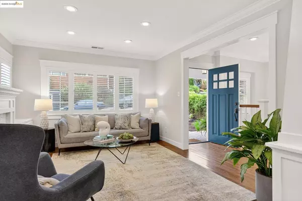 Oakland, CA 94602,3937 Greenwood Ave