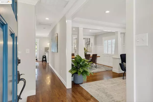 Oakland, CA 94602,3937 Greenwood Ave