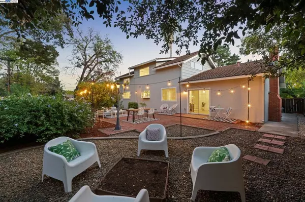 Concord, CA 94518,1271 HOOKSTON ROAD