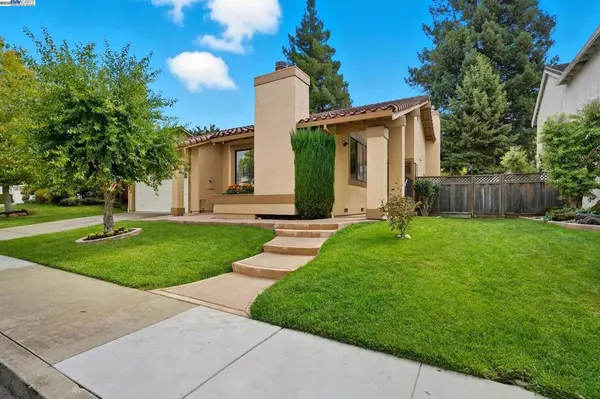Pleasanton, CA 94588,7444 Pecan Court