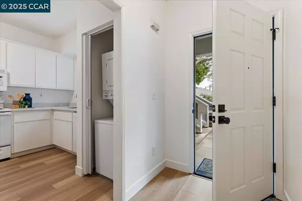 Walnut Creek, CA 94597,2592 Oak Rd #160