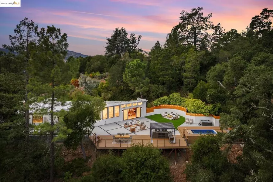 90 Estates Dr, Orinda, CA 94563