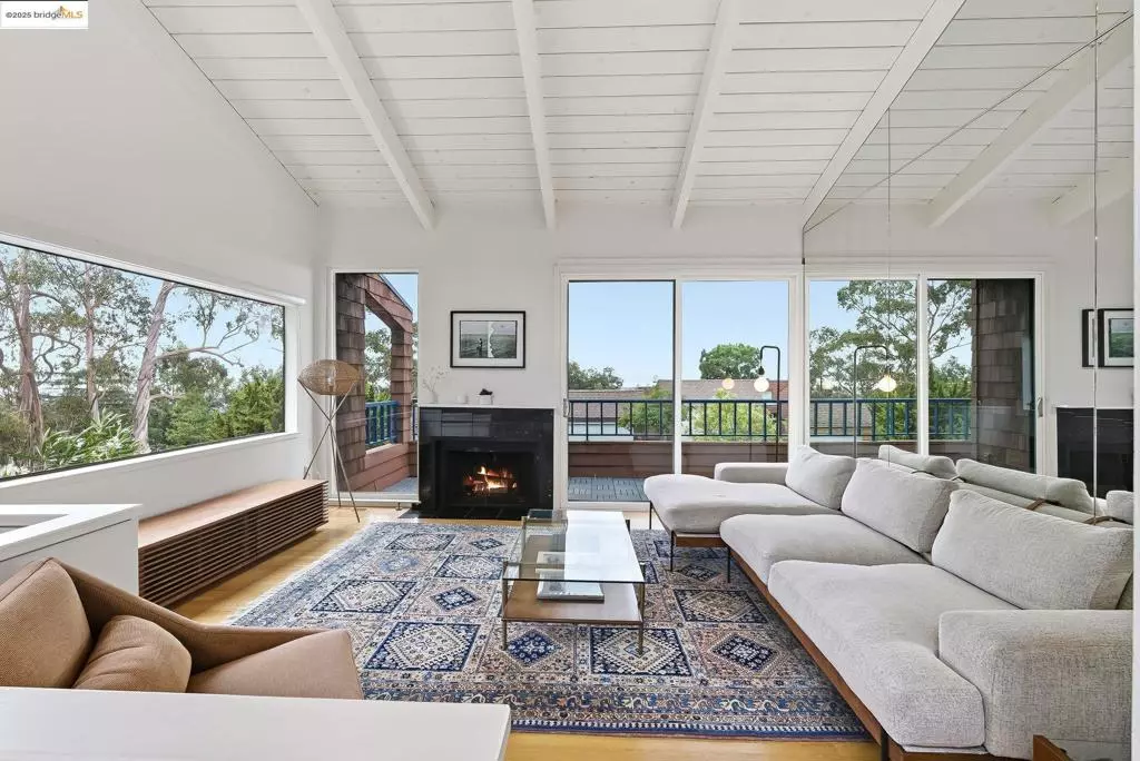 Oakland, CA 94619,2 Sereno Circle