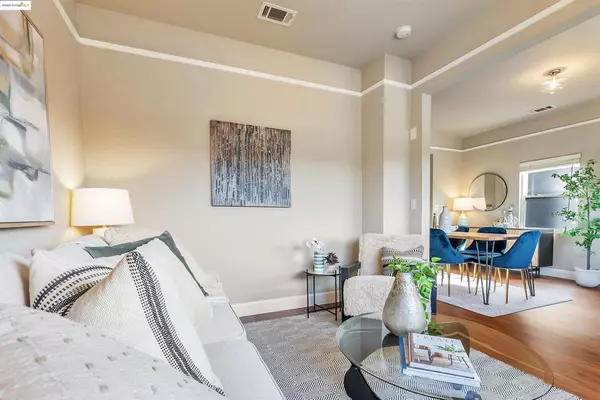 Oakland, CA 94608,964 61St St